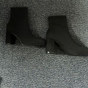 Black MIA (Erika) knit stretch ankle length boots. Size 8.5. 3” chunky heel.